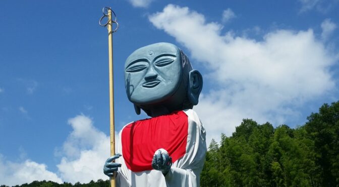 今年のジャンボ案山子は